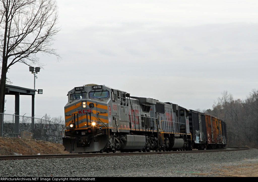 KCS 4576 & TFM lead NS train 159 southbound